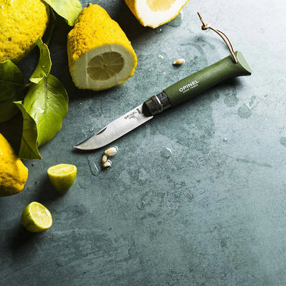 Cuchillo Opinel N°8 con lazo de cuero